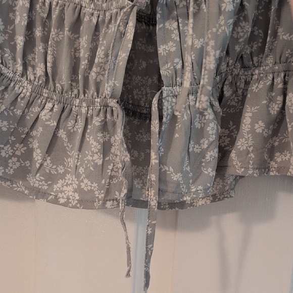 Gray Smocked Blouse with Tie Front and Balloon Sleeves - Picture 2 of 5